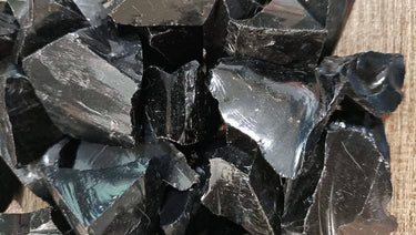 DUQGUHO Black Obsidian Natural Crystal Quartz Bulk Raw Rough Healing Crystal Stones Reiki Crystal Stone Tumbling Cabbing Fountain Rocks Polishing Cutting Gemstone 0.45 lbs 07 Obsidian